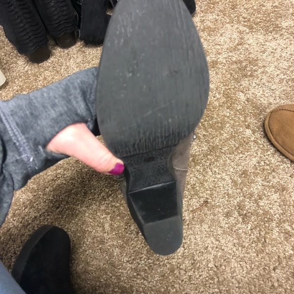 Worthington Size 8 Gray Boots - Picture 2 of 4